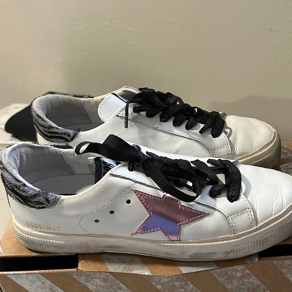 Practically, Brand new golden goose sneakers. Worn once. So cute and trendy